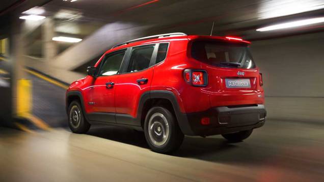 Serão três opções de transmissão no Sport: manual de cinco marchas, automática de seis velocidades (1.8) e automática de nove marchas (2.0 diesel) | <a href="https://preprod.quatrorodas.abril.com.br/noticias/fabricantes/saiba-tudo-jeep-renegade-850580.shtml" target="_blank" rel="migration"></a> Serão três opções de transmissão no Sport: manual de cinco marchas, automática de seis velocidades (1.8) e automática de nove marchas (2.0 diesel) | <a href="https://preprod.quatrorodas.abril.com.br/noticias/fabricantes/saiba-tudo-jeep-renegade-850580.shtml" target="_blank" rel="migration"></a>