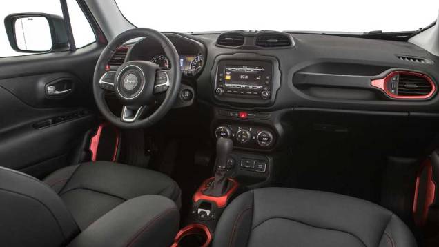 O estiloso interior foi inspirado no mundo dos esportes radicais; o desenho das saídas de ar-condicionado, por exemplo, veio dos óculos de esqui | <a href="https://preprod.quatrorodas.abril.com.br/noticias/fabricantes/saiba-tudo-jeep-renegade-850580.shtml" target="_blank" rel="migration"></a> O estiloso interior foi inspirado no mundo dos esportes radicais; o desenho das saídas de ar-condicionado, por exemplo, veio dos óculos de esqui | <a href="https://preprod.quatrorodas.abril.com.br/noticias/fabricantes/saiba-tudo-jeep-renegade-850580.shtml" target="_blank" rel="migration"></a>