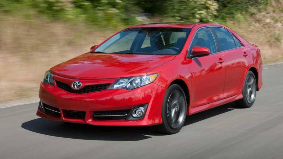 Renovado, o Camry ganhou visual mais esportivo. <a href="https://preprod.quatrorodas.abril.com.br/carros/lancamentos/toyota-camry-637524.shtml" rel="migration">Leia mais</a> Renovado, o Camry ganhou visual mais esportivo. <a href="https://preprod.quatrorodas.abril.com.br/carros/lancamentos/toyota-camry-637524.shtml" rel="migration">Leia mais</a>