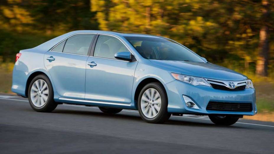 A vers&atilde;o h&iacute;brida deve ter boas vendas nos EUA. <a href="https://preprod.quatrorodas.abril.com.br/carros/lancamentos/toyota-camry-637524.shtml" rel="migration">Leia mais</a>