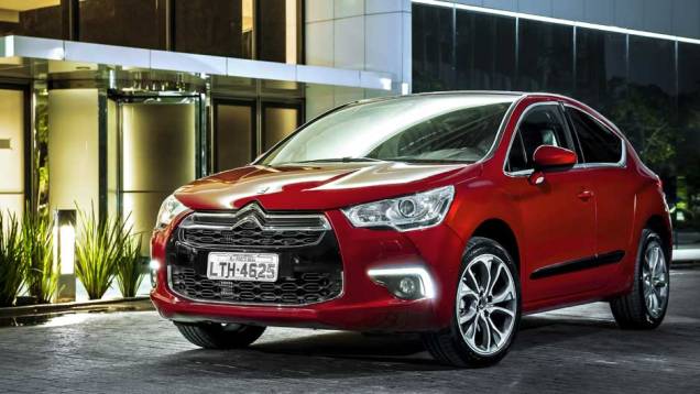 O terceiro membro da família DS chegou ao Brasil: conheça o DS4 | <a href="https://preprod.quatrorodas.abril.com.br/carros/lancamentos/citroen-ds4-734568.shtml" rel="migration">Leia mais</a> O terceiro membro da família DS chegou ao Brasil: conheça o DS4 | <a href="https://preprod.quatrorodas.abril.com.br/carros/lancamentos/citroen-ds4-734568.shtml" rel="migration">Leia mais</a>