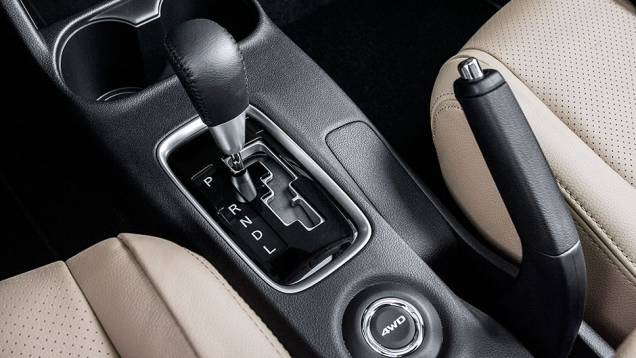 Novo câmbio automático agora tem oito marchas e possui funcionamento bem suave - <a href="https://preprod.quatrorodas.abril.com.br/carros/testes/mitsubishi-new-outlander-2-2l-diesel-870160.shtml" rel="migration">Leia mais</a> Novo câmbio automático agora tem oito marchas e possui funcionamento bem suave - <a href="https://preprod.quatrorodas.abril.com.br/carros/testes/mitsubishi-new-outlander-2-2l-diesel-870160.shtml" rel="migration">Leia mais</a>