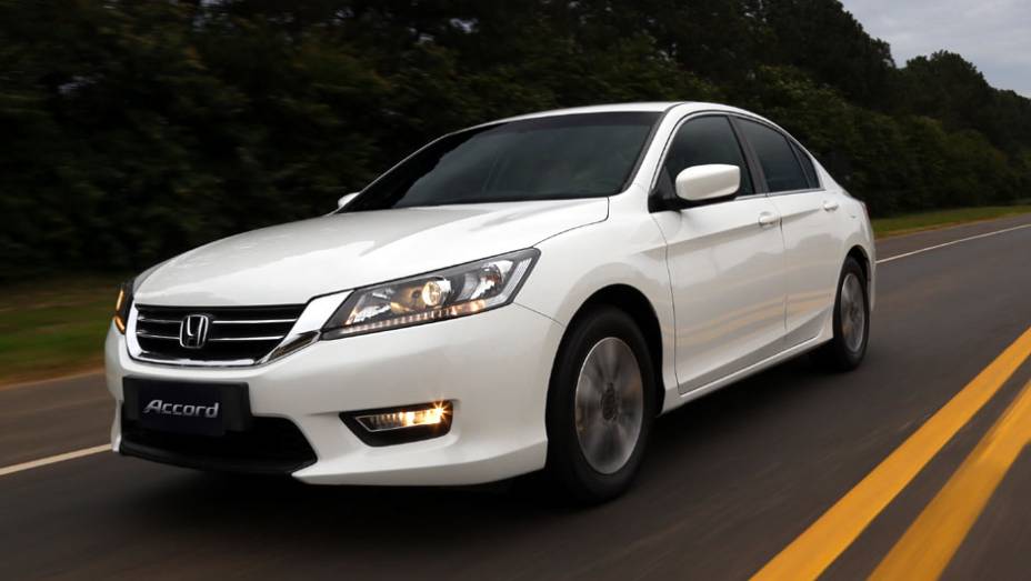 Renovado, o Accord chega ao Brasil | <a href="https://preprod.quatrorodas.abril.com.br/carros/lancamentos/honda-accord-2014-744960.shtml" rel="migration">Leia mais</a>