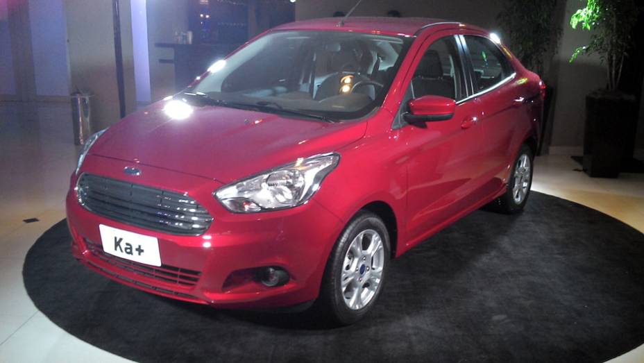 Grande novidade da terceira geração é o lançamento de uma inédita versão sedã nos próximos meses | <a href="https://preprod.quatrorodas.abril.com.br/carros/lancamentos/novo-ford-ka-792257.shtml" rel="migration">Leia mais</a>