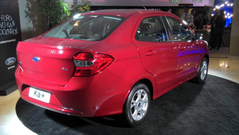 Conhecido como Ka+ (lê-se "Ka Mais"), ele preencherá a lacuna a ser deixada pelo veterano Fiesta Rocam Sedan | <a href="https://preprod.quatrorodas.abril.com.br/carros/lancamentos/novo-ford-ka-792257.shtml" rel="migration">Leia mais</a>