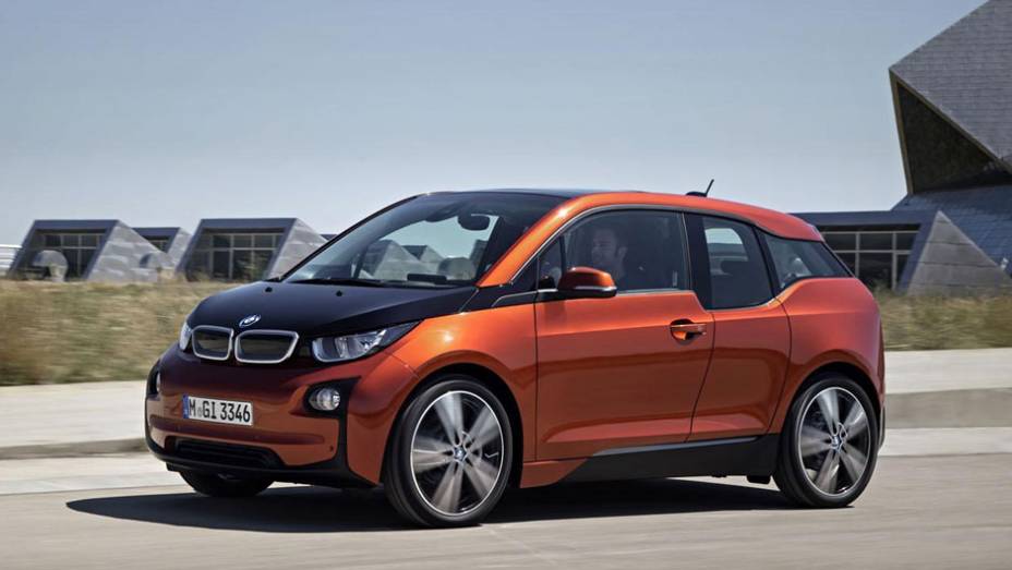 Esta é a versão final do i3, primeiro compacto 100% sustentável da BMW | <a href="https://preprod.quatrorodas.abril.com.br/saloes/frankfurt/2013/bmw-i3-753151.shtml" rel="migration">Leia mais</a>