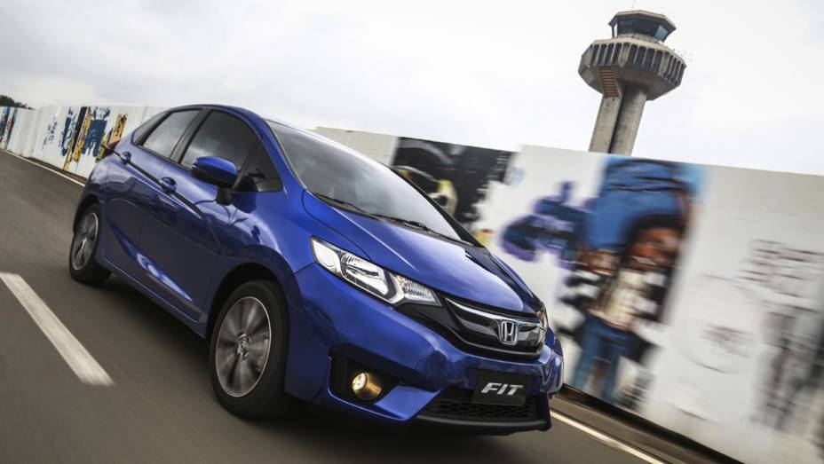 Maior e com design mais esportivo, o Fit chega à terceira geração | <a href="https://preprod.quatrorodas.abril.com.br/carros/lancamentos/novo-honda-fit-781163.shtml" rel="migration">Leia mais</a>