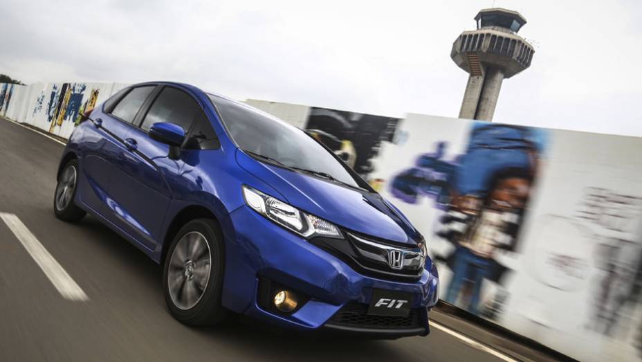 Maior e com design mais esportivo, o Fit chega &agrave; terceira gera&ccedil;&atilde;o | <a href="https://preprod.quatrorodas.abril.com.br/carros/lancamentos/novo-honda-fit-781163.shtml" rel="migration">Leia mais</a>