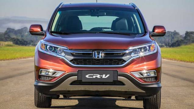 Visual dianteiro agora segue a identidade visual solid wing adotada pela Honda em seus modelos mais recentes | <a href="https://preprod.quatrorodas.abril.com.br/noticias/fabricantes/honda-cr-v-reestilizado-chega-r-134-900-882983.shtml" target="_blank" rel="migration">Leia mais</a> Visual dianteiro agora segue a identidade visual solid wing adotada pela Honda em seus modelos mais recentes | <a href="https://preprod.quatrorodas.abril.com.br/noticias/fabricantes/honda-cr-v-reestilizado-chega-r-134-900-882983.shtml" target="_blank" rel="migration">Leia mais</a>