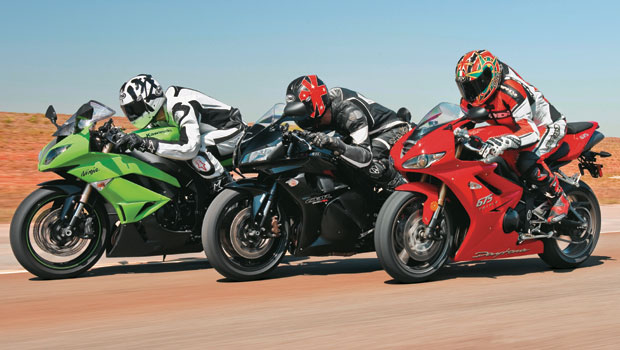 Honda CBR 600RR x Kawasaki ZX-6R Ninja x Triumph Daytona 675 Honda CBR 600RR x Kawasaki ZX-6R Ninja x Triumph Daytona 675