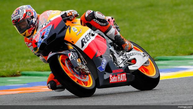 MotoGP: Stoner mais uma vez