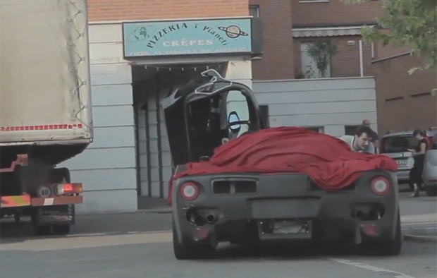 Nova Ferrari Enzo volta a ser flagrada