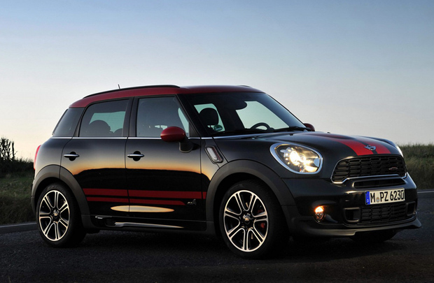 Mini Countryman ganha versão JCW