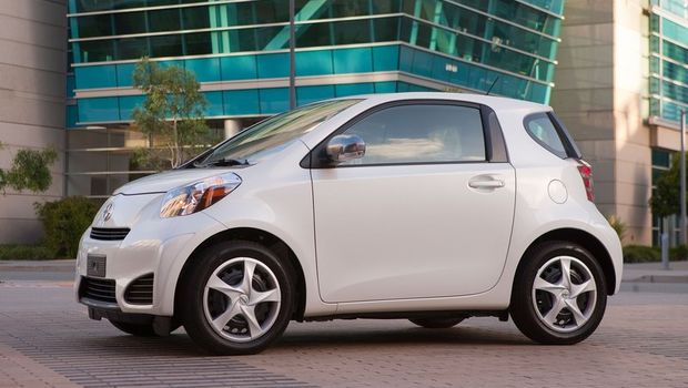 EUA: Scion convoca recall do iQ