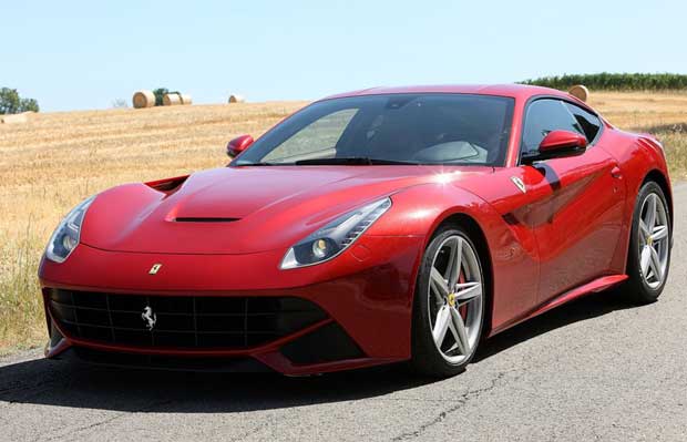 Ferrari F12 e Bugatti Veyron devem vir ao Brasil