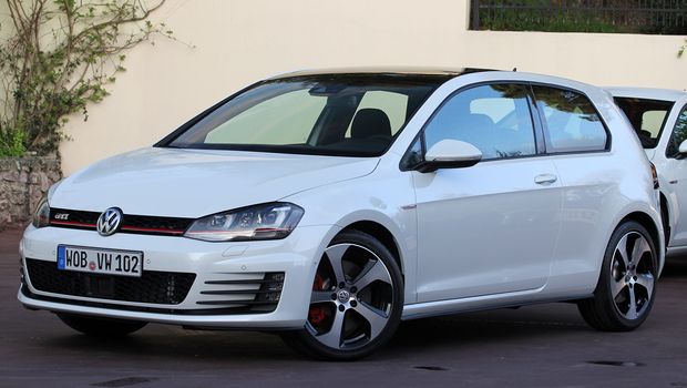 VW desenvolve teto em fibra de carbono para o Golf VII