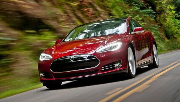 Tesla triplicará postos de recarga de bateria