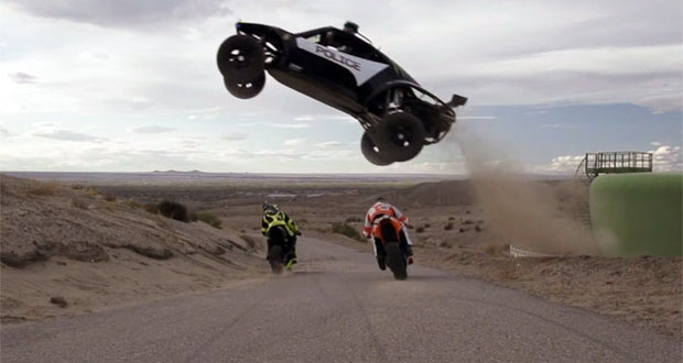 Moto x carro: veja a batalha de drift! Moto x carro: veja a batalha de drift!