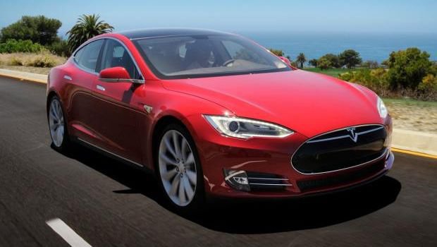 Tesla paralisa produção do Model S