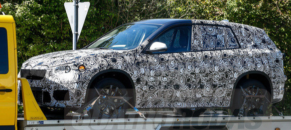 Novo X1 é flagrado na Alemanha