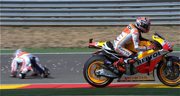 MotoGP: Márquez recebe advertência por acidente com Pedrosa