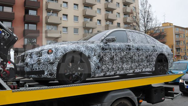 Próxima geração do BMW Série 5 é fotografada