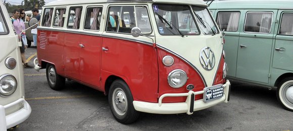VW reúne fãs da Kombi em São Bernardo