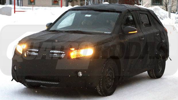 Novo SUV da Suzuki é flagrado em testes