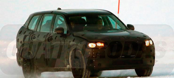 Novo Volvo XC90 é flagrado em testes