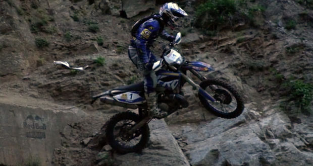 Vídeo: percursos de motocross em Super Slow Vídeo: percursos de motocross em Super Slow