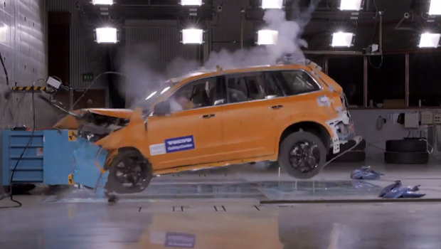 Volvo divulga vídeo do crash-test do XC90