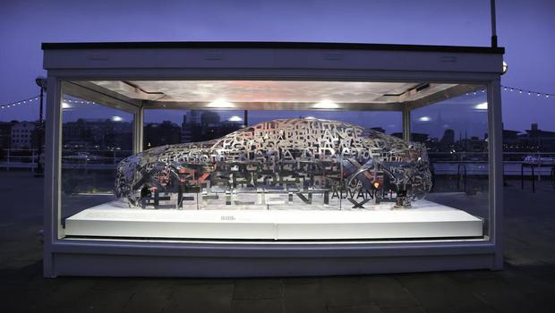 Jaguar faz mistério antes do lançamento do XE