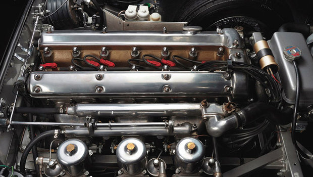 Jaguar planeja motores de seis cilindros em linha