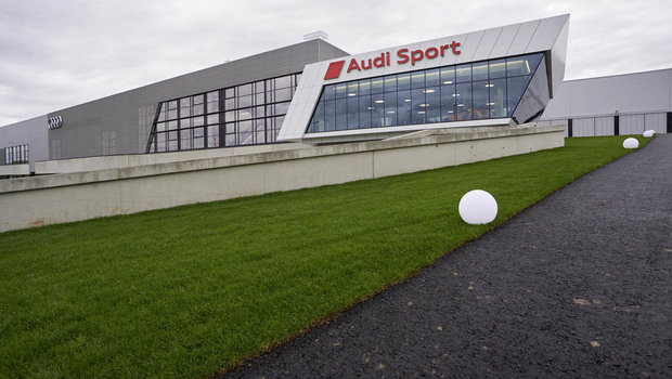 Audi inaugura nova linha de produção do R8 na Alemanha