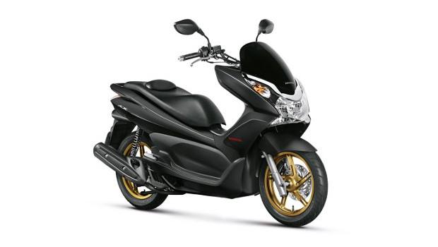Honda divulga scooter PCX DLX 2015 Honda divulga scooter PCX DLX 2015