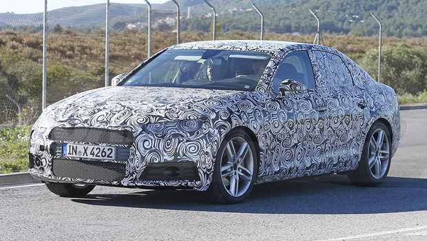 Nova geração do Audi A4 é flagrada