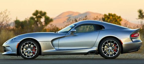 Dodge anuncia valores das versões TA e GTS do Viper