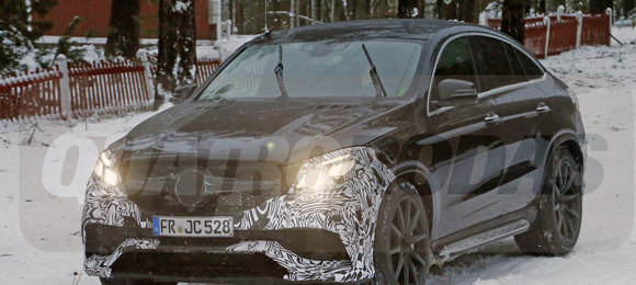 Mercedes-Benz testa rival do BMW X6