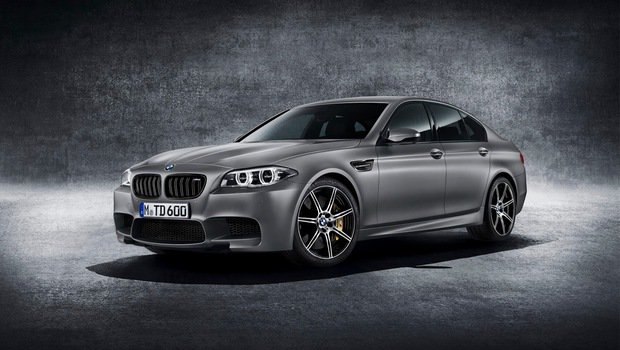 BMW M5 30 Jahre é leiloada por US$ 700 mil