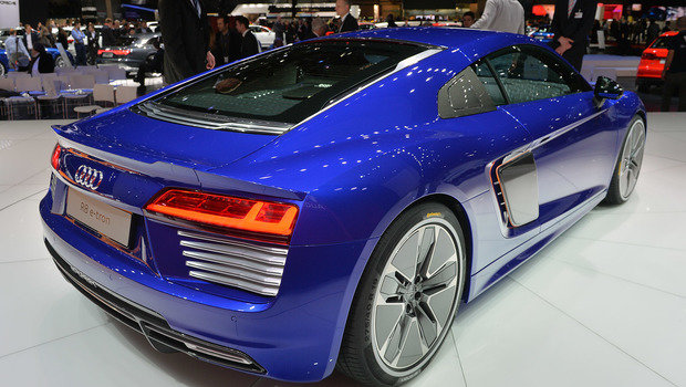 02-2016-audi-r8-e-tron-geneva-1.jpeg 02-2016-audi-r8-e-tron-geneva-1.jpeg