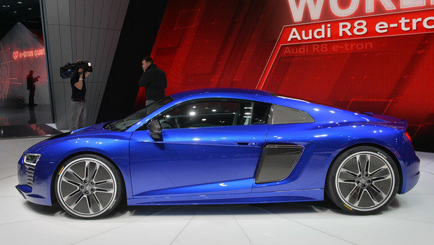 05-2016-audi-r8-e-tron-geneva-1.jpeg 05-2016-audi-r8-e-tron-geneva-1.jpeg