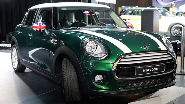 Mini de 5 portas chega por R$ 105.950