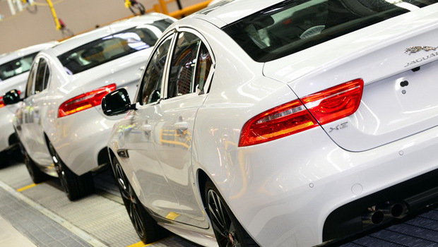 Jaguar inicia produção do XE