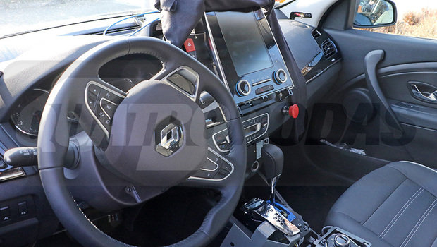 renault-big-sedan-interior-3.jpeg renault-big-sedan-interior-3.jpeg