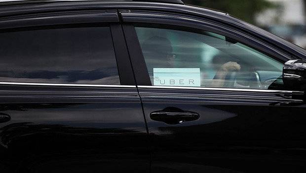 São Paulo terá nova categoria de táxi que regulariza situação do Uber na cidade
