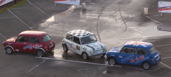 Piloto quebra recorde de baliza mais apertada em marcha a ré