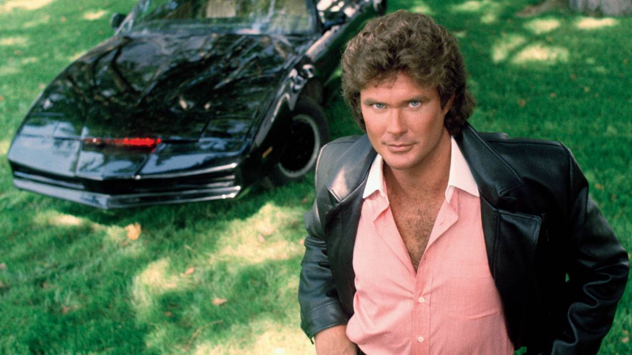 Michael Knight (David Hasselhoff) e KITT (Pontiac TransAm)