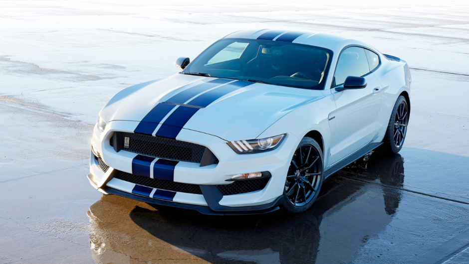 Ford dará curso de pilotagem a donos de Shelby GT350