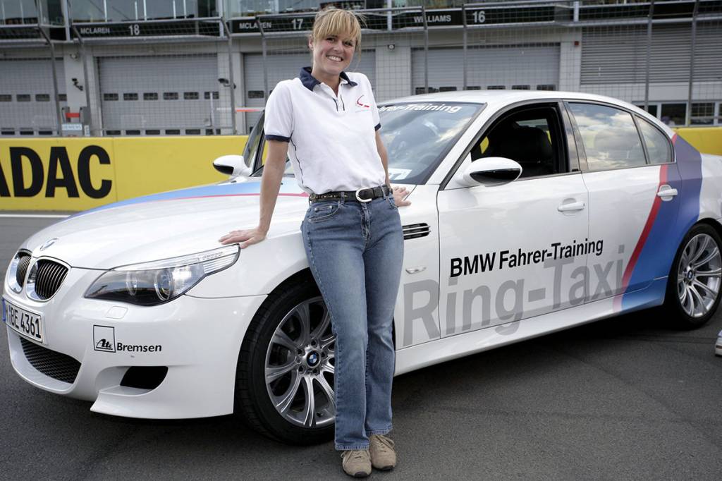 A piloto Sabine Schmitz irá co-apresentar o programa Top Gear A piloto Sabine Schmitz irá co-apresentar o programa Top Gear