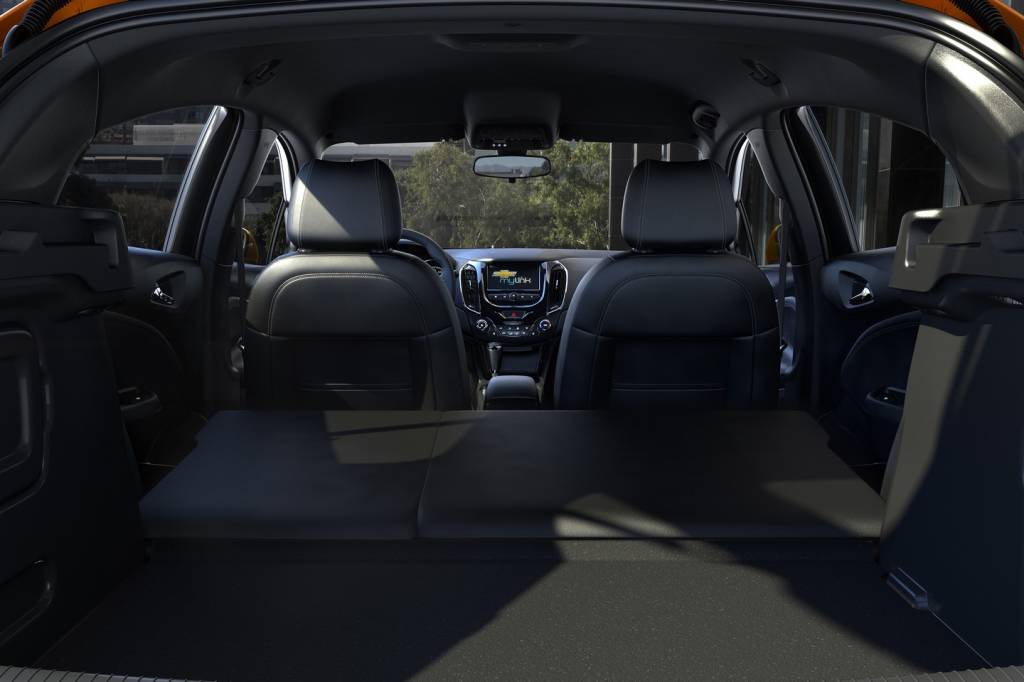 chevrolet-cruze-hatch-4 chevrolet-cruze-hatch-4